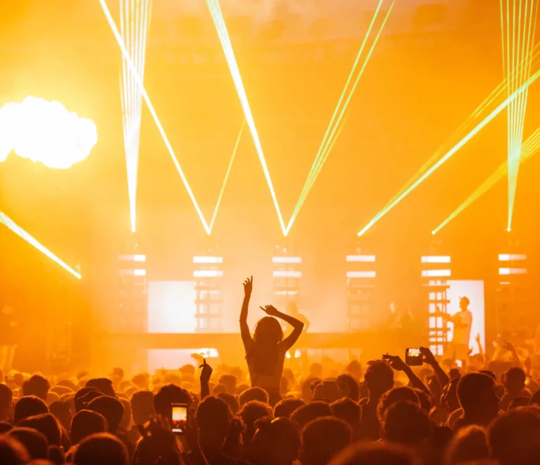 beautiful-shot-live-concert-performance-with-yellow-light-show-big-crowd-cheering